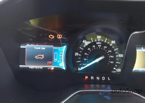 2014 Ford Fusion Energi Titanium z USA, uszkodzony, nr VIN 3FA6P0SU0ER263978